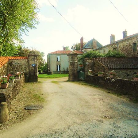 Le Manoir "Aux Douves" Bed & Breakfast Bazoges-en-Paillers Eksteriør bilde