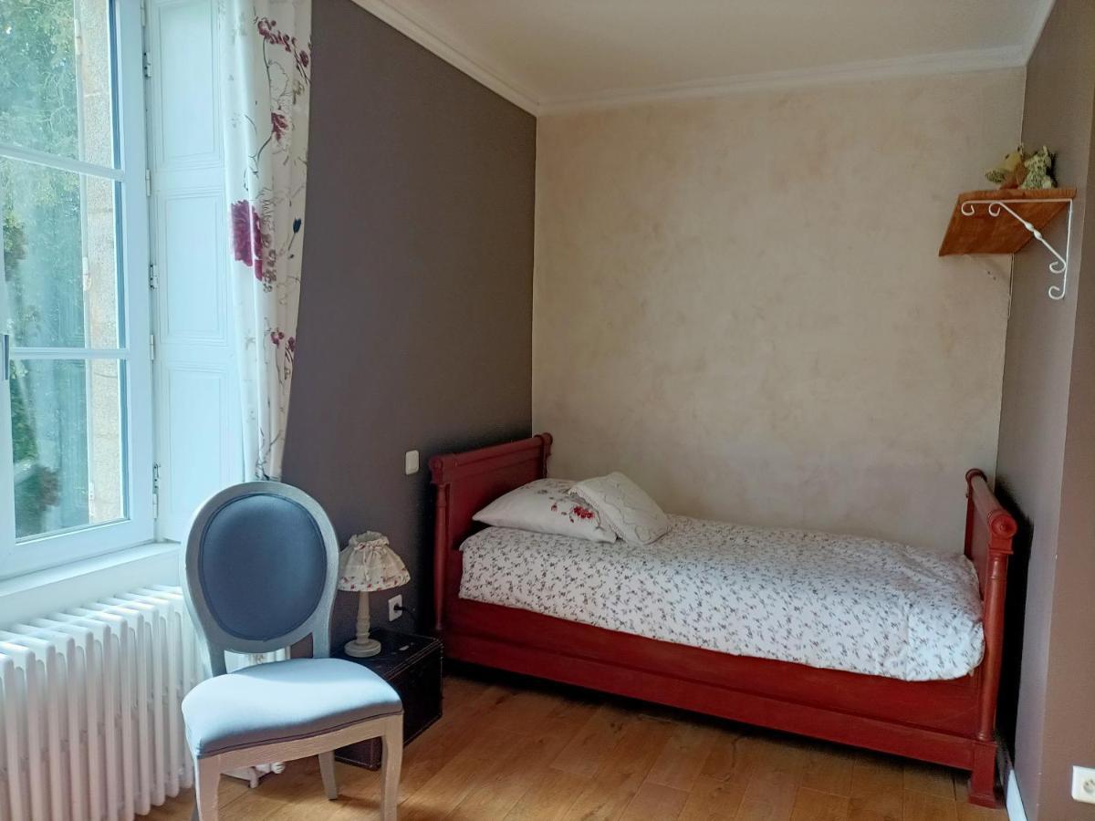 Le Manoir "Aux Douves" Bed & Breakfast Bazoges-en-Paillers Eksteriør bilde