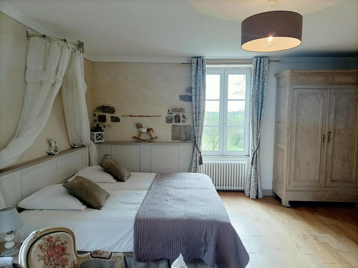 Le Manoir "Aux Douves" Bed & Breakfast Bazoges-en-Paillers Eksteriør bilde