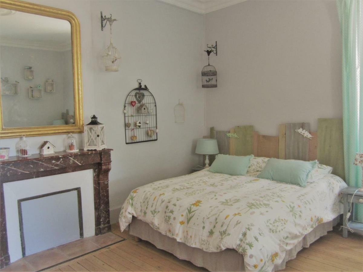 Le Manoir "Aux Douves" Bed & Breakfast Bazoges-en-Paillers Eksteriør bilde